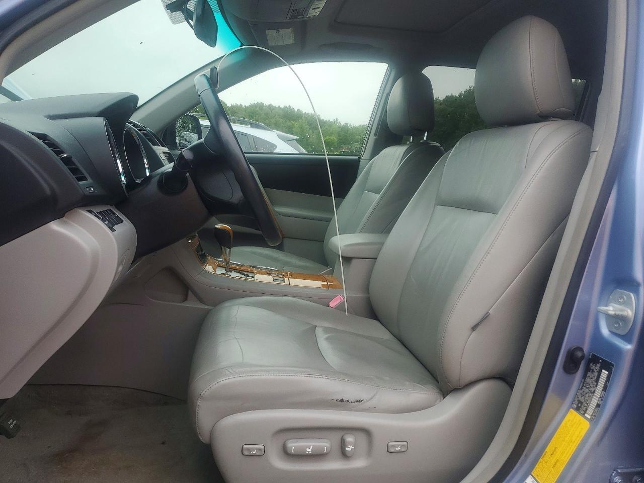 2009 Toyota Highlander Hybrid Limited - Image 7