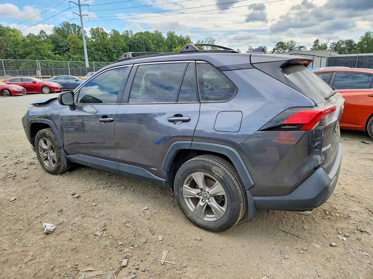 2022 Toyota Rav4 Le - Image 2