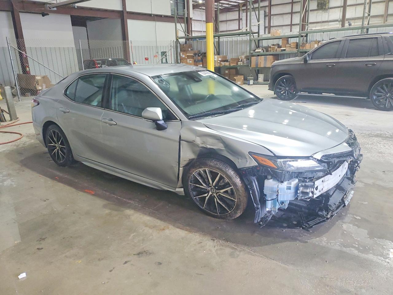 2022 Toyota Camry Se - Фото 4