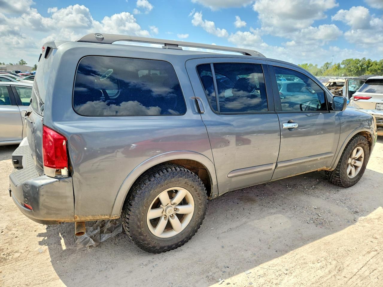 2014 Nissan Armada Sv - Image 3
