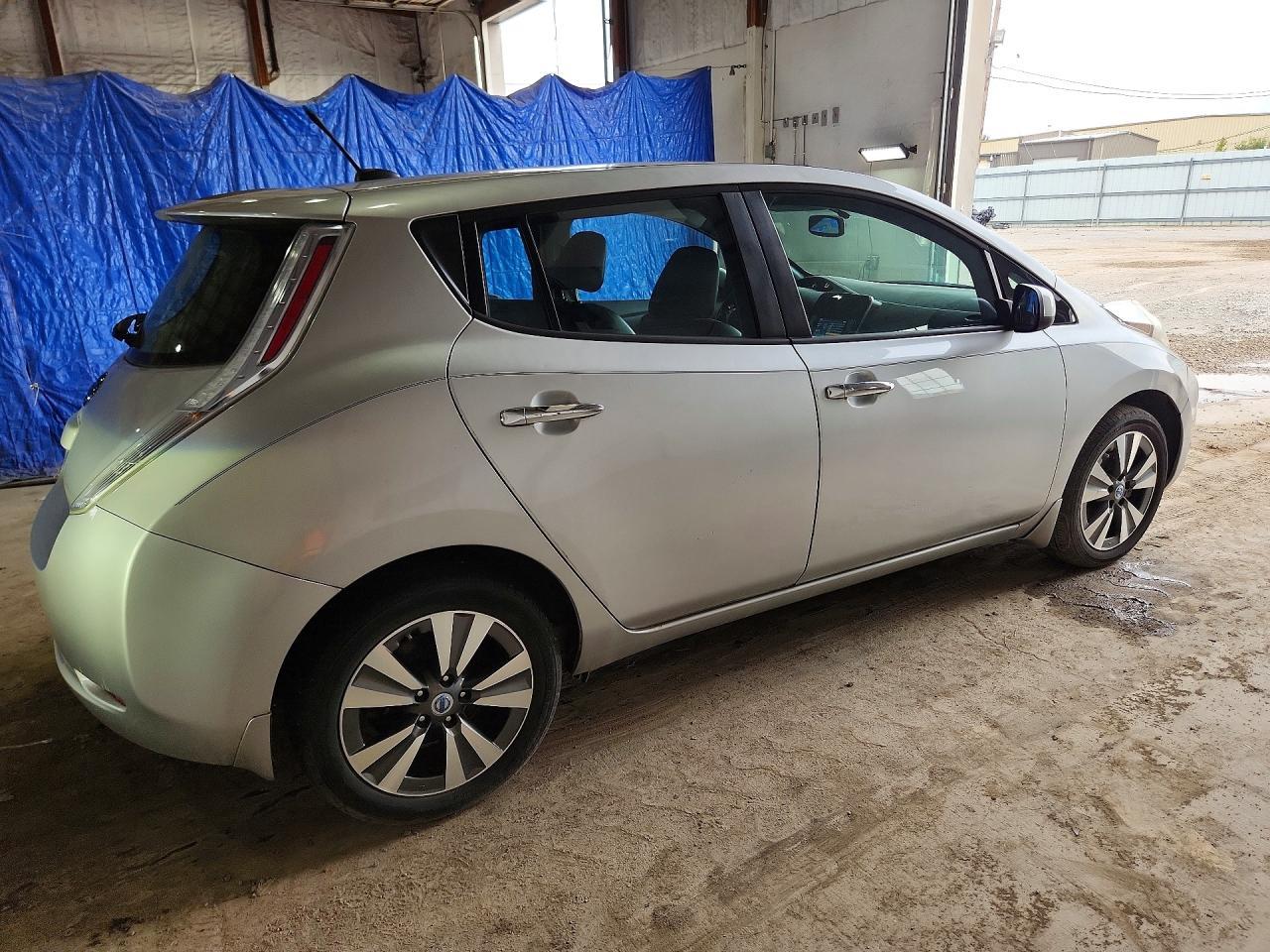 2013 Nissan Leaf S - Фото 3
