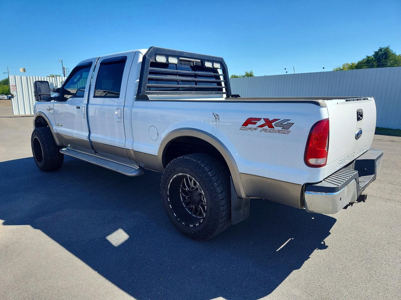 2006 Ford F250 Super Duty - Image 2