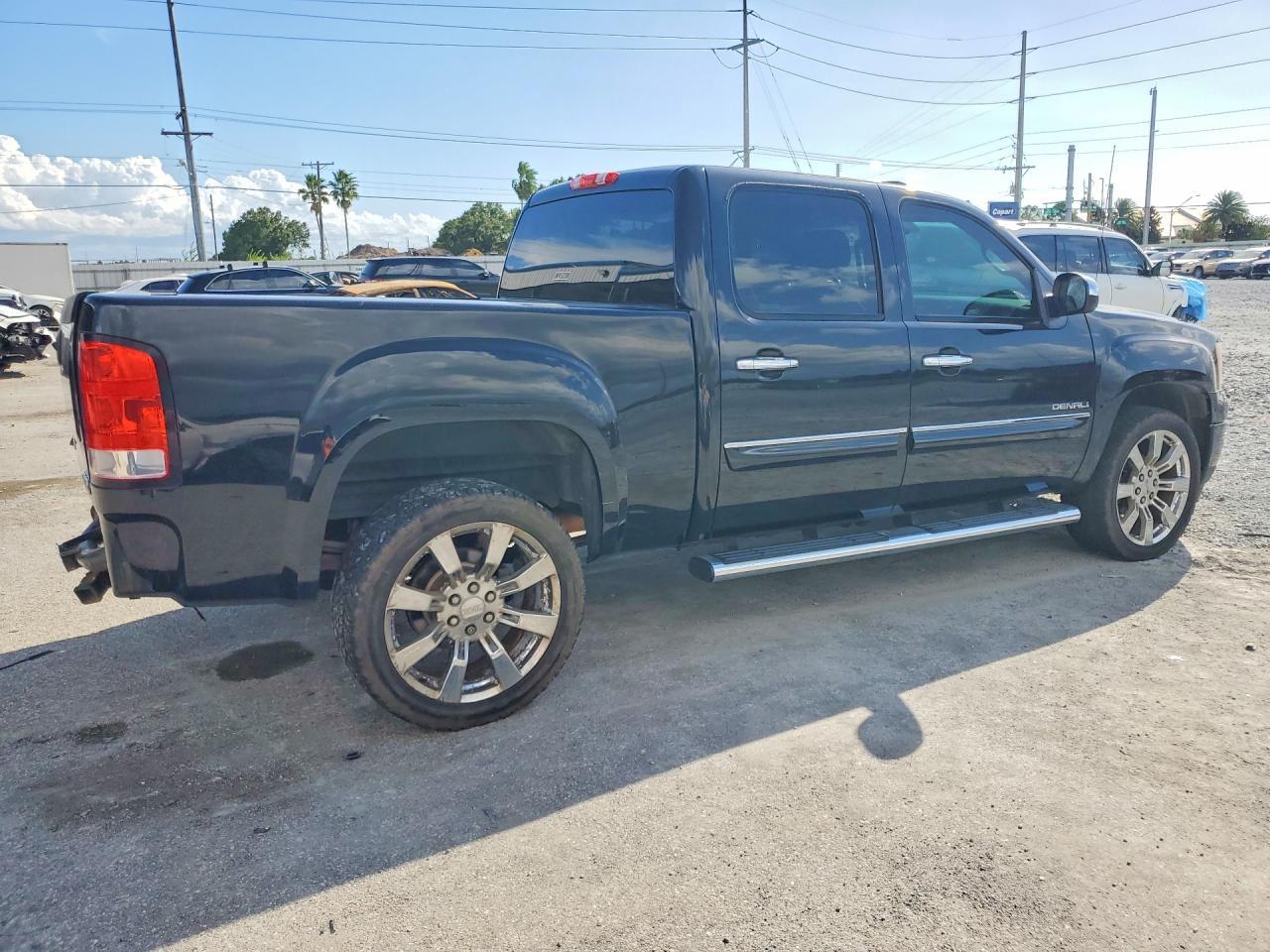 2012 GMC Sierra C1500 Denali - Image 3