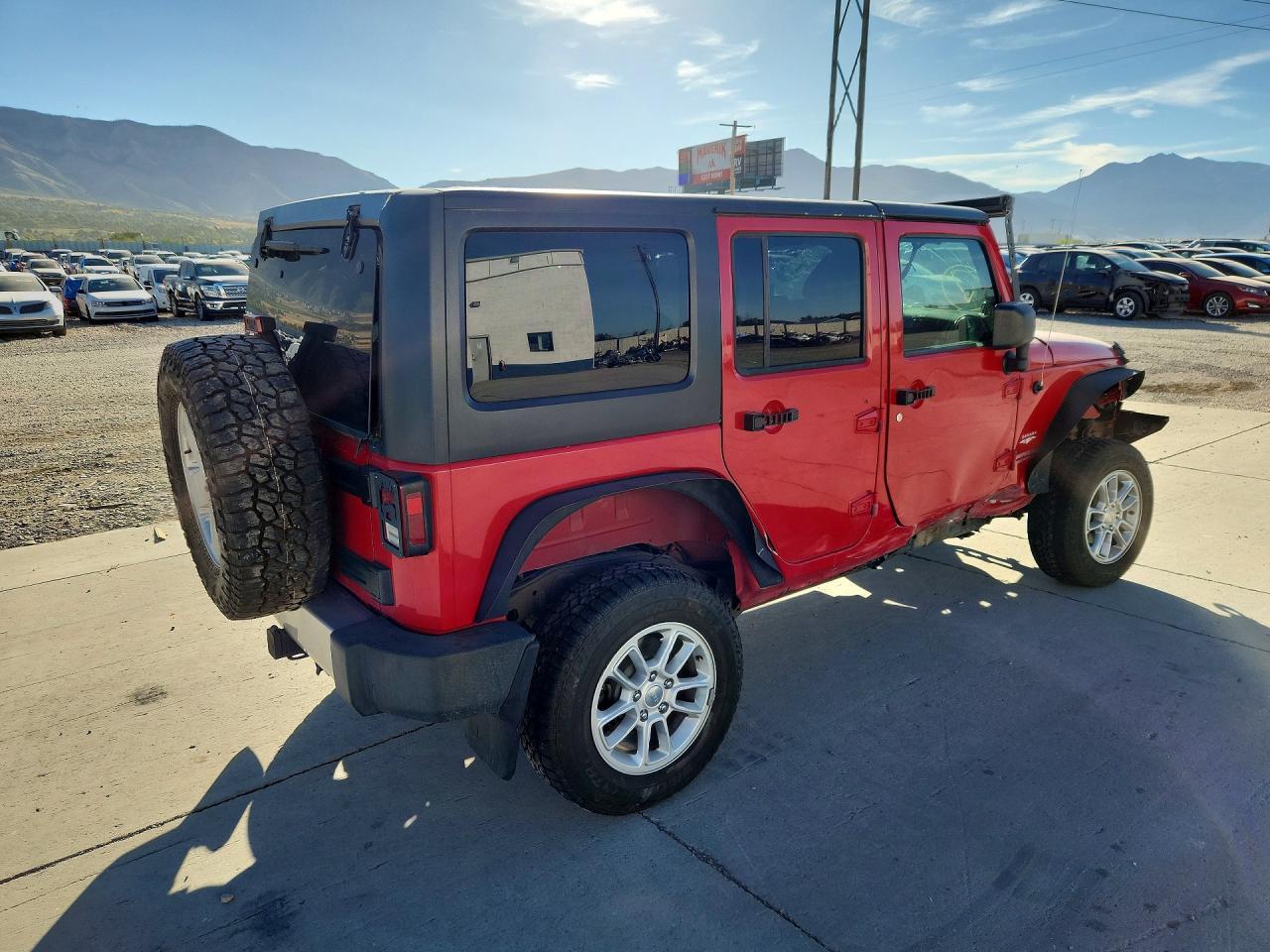 2011 Jeep Wrangler Unlimited Sahara - Image 3