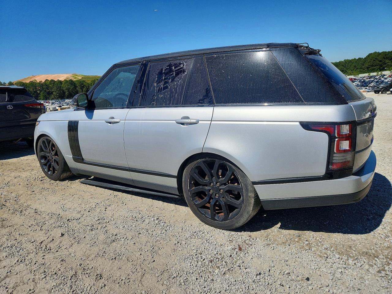 2015 Land Rover Range Rover Hse - Image 2