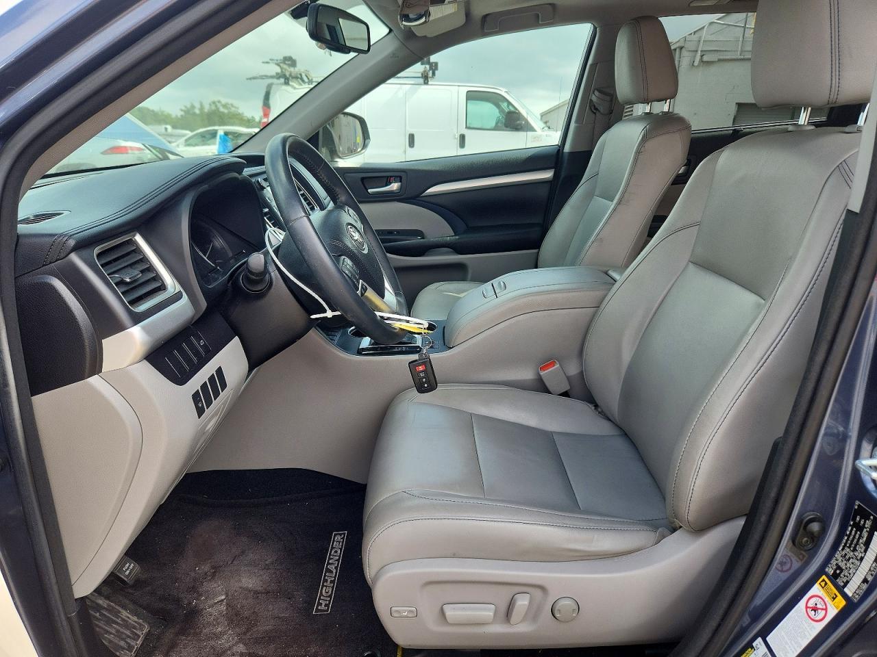 2015 Toyota Highlander Xle - Image 7