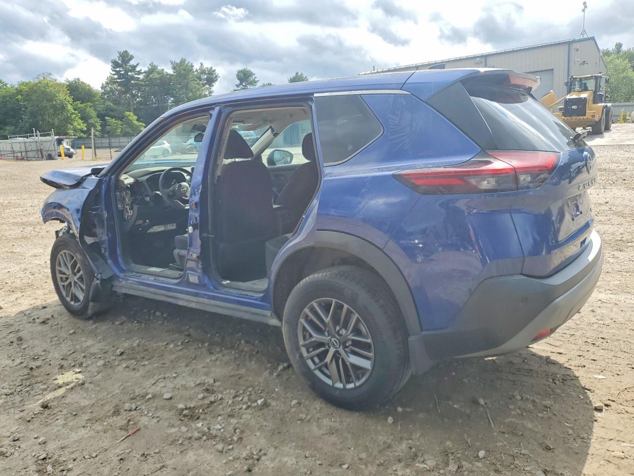 2023 Nissan Rogue S - Image 2