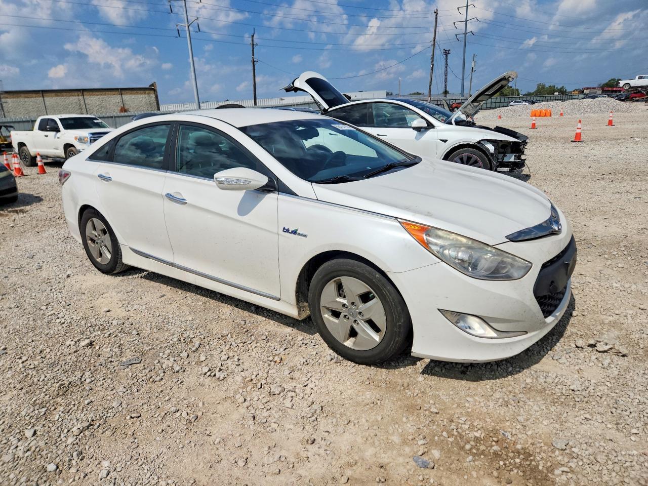 2012 Hyundai Sonata Hybrid - Image 4