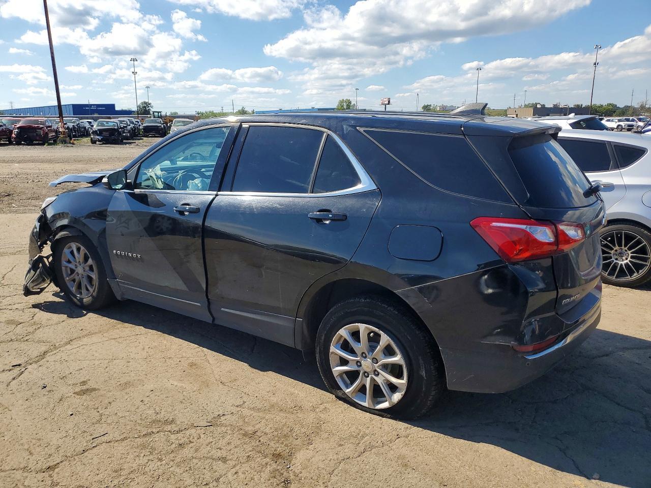 2019 Chevrolet Equinox Lt - Image 2