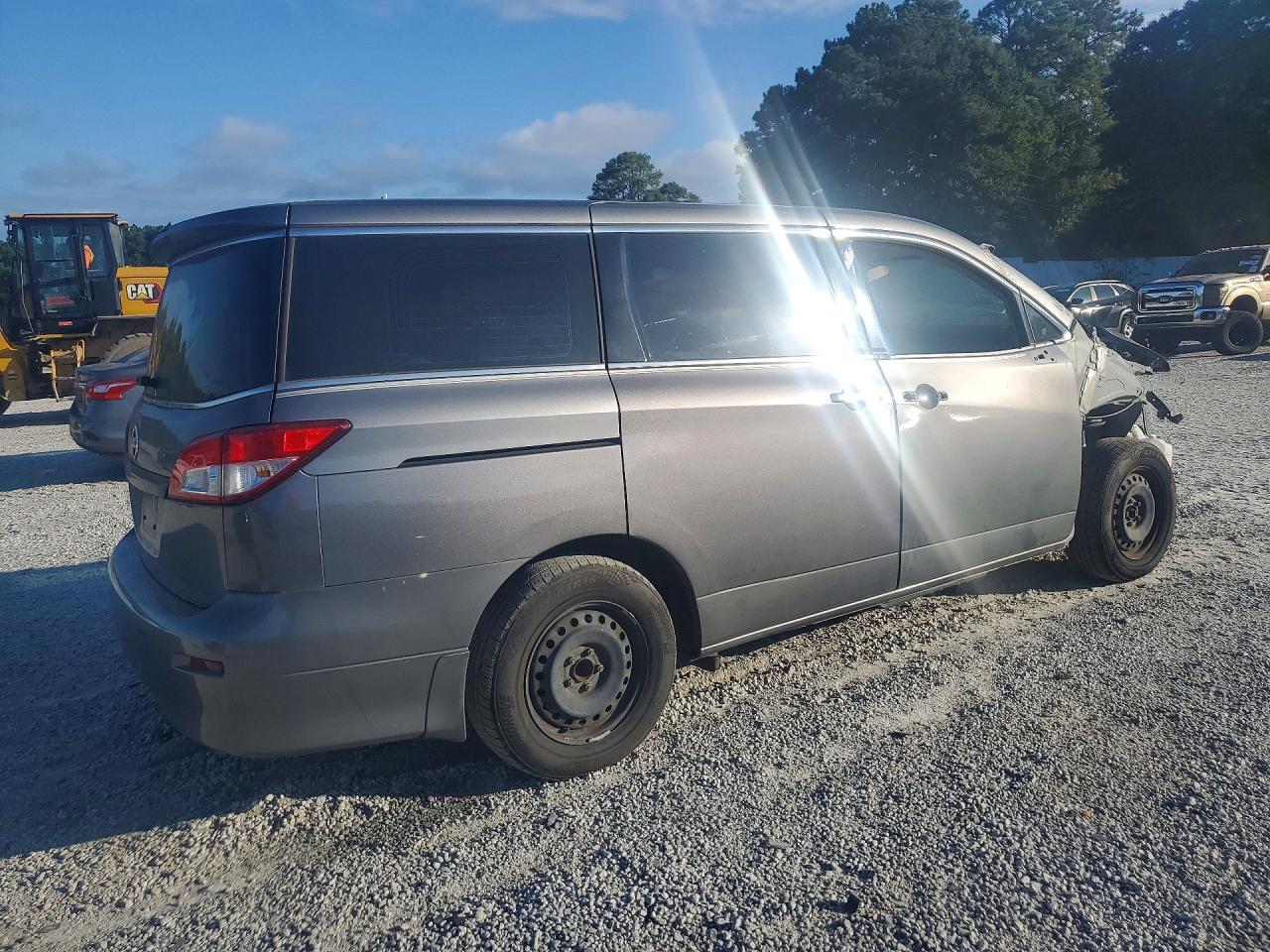 2016 Nissan Quest 3.5 S - Фото 3