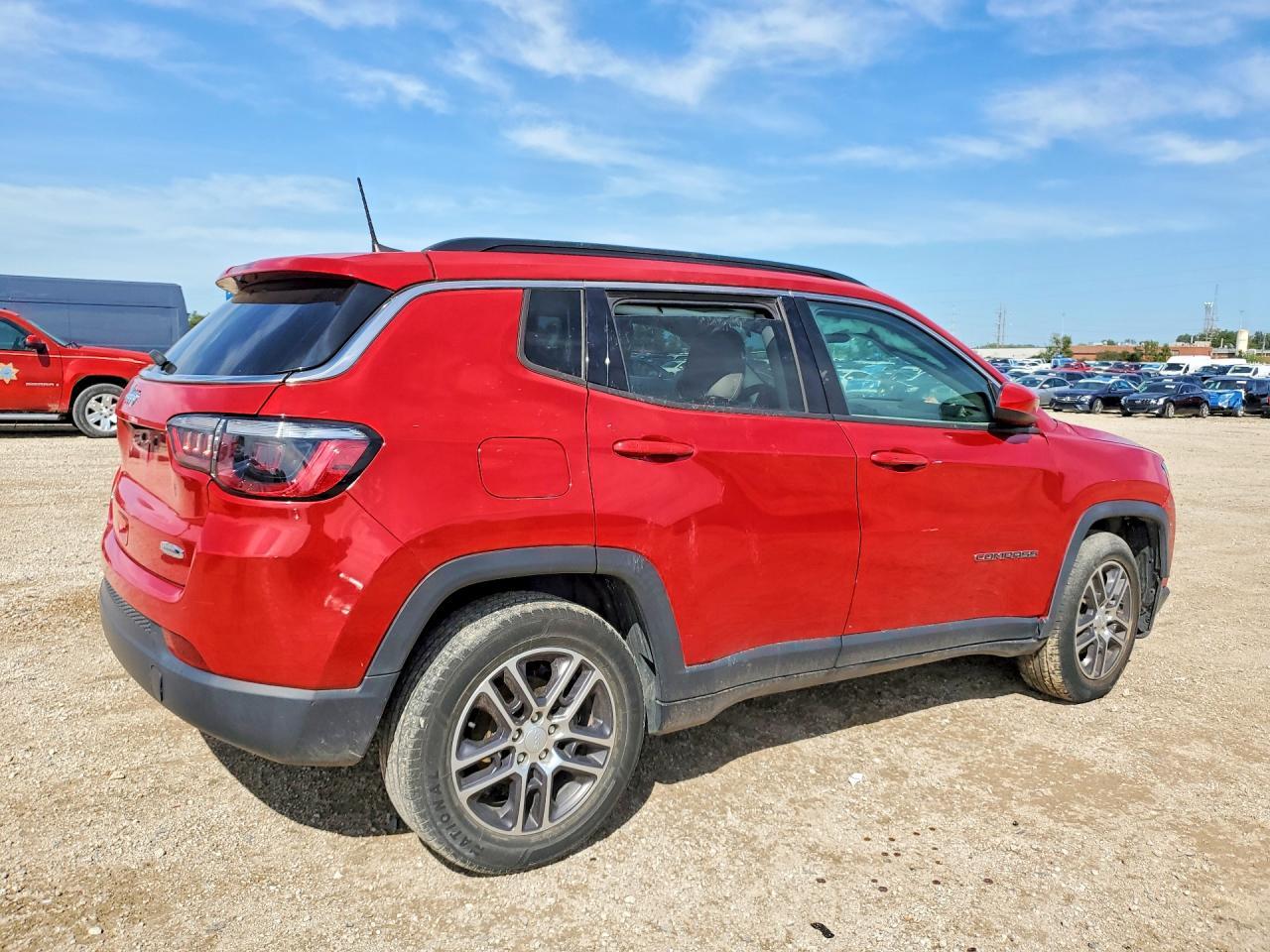 2019 Jeep Compass Latitude - Image 3
