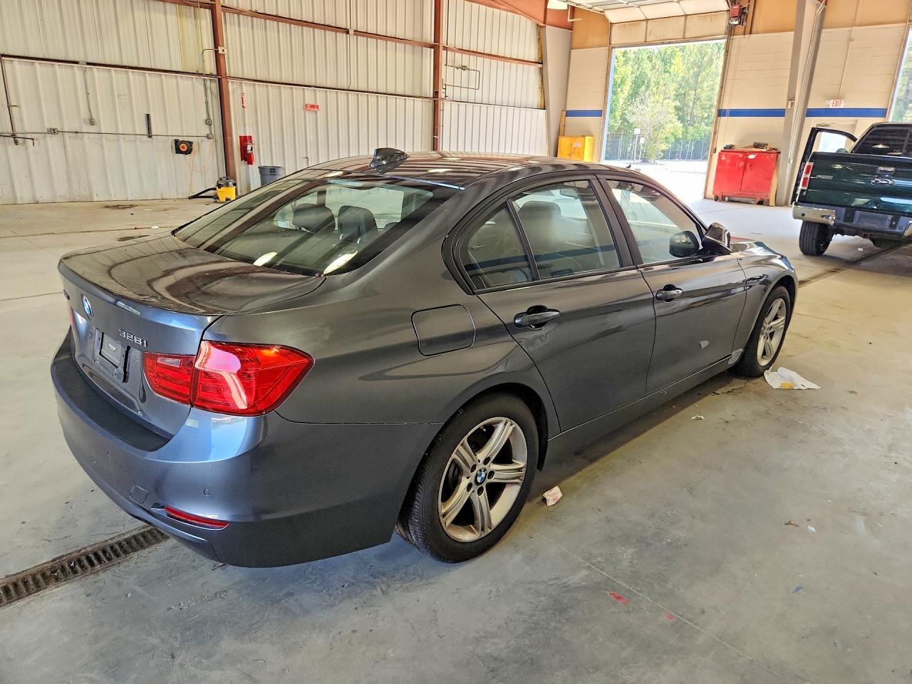 2015 BMW 328 Xi Sulev - Image 3