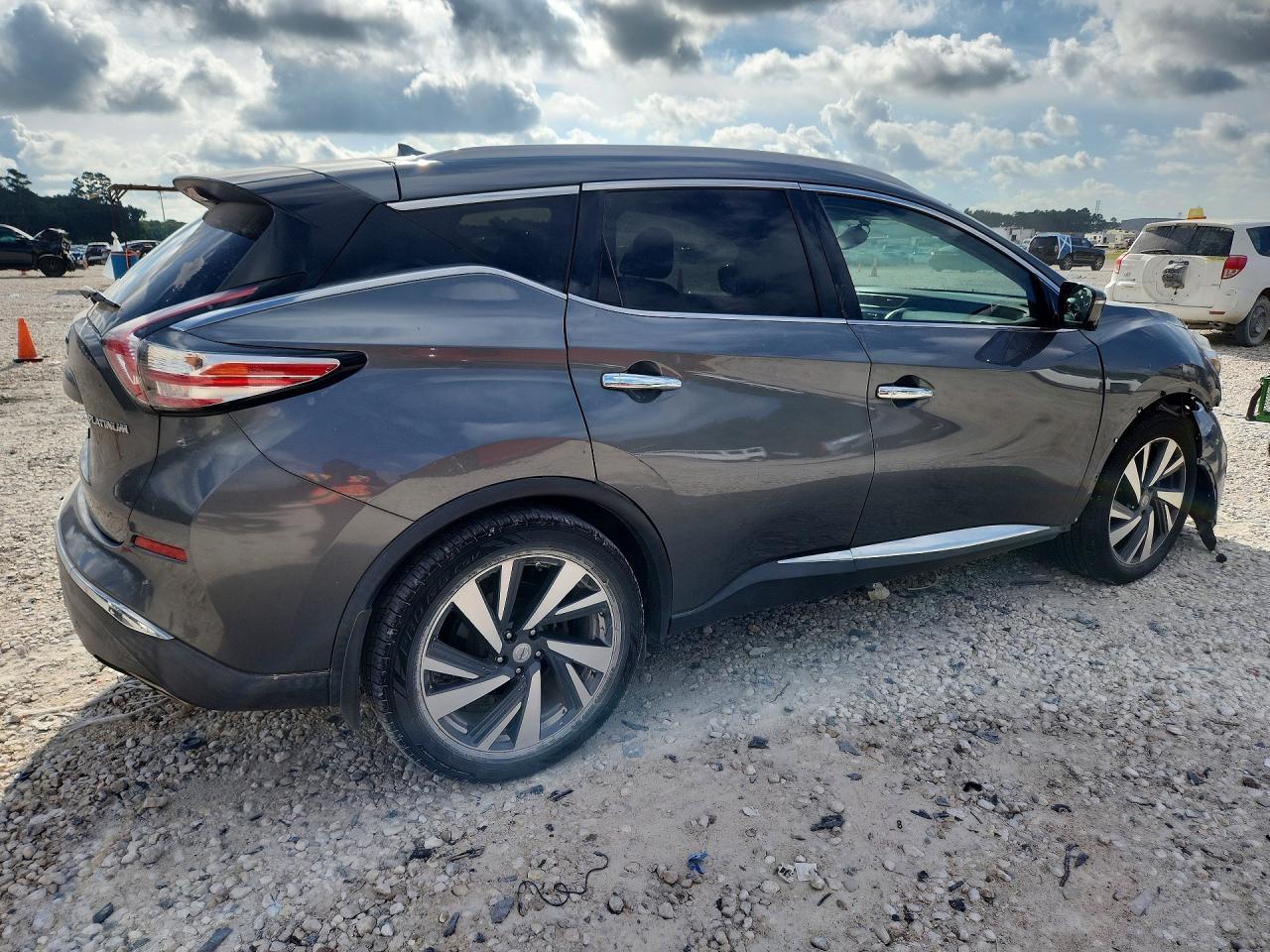 2015 Nissan Murano Platinum - Image 3