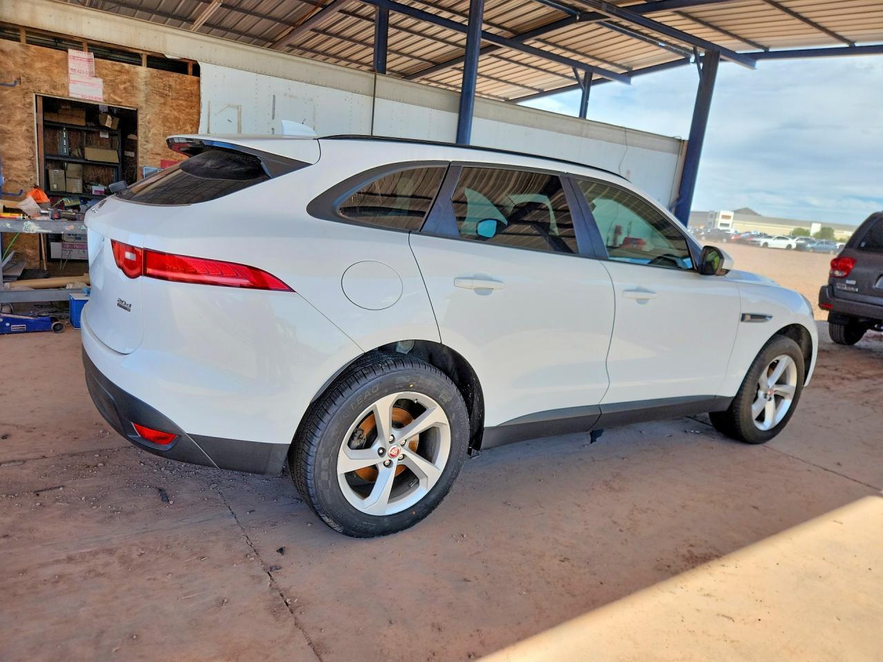 2017 Jaguar F-Pace Premium - Фото 3