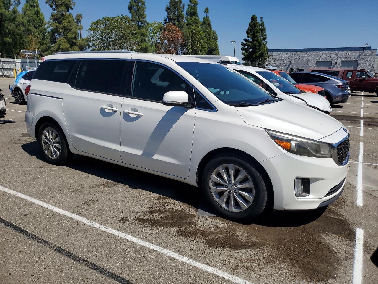 2015 Kia Sedona Ex - Image 4