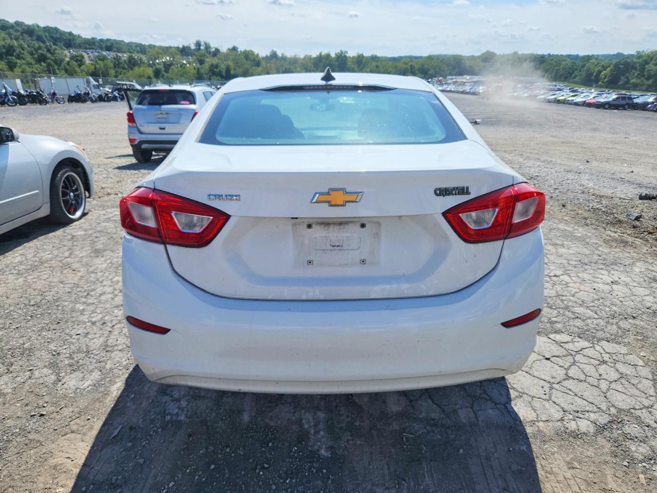 2017 Chevrolet Cruze Ls - Image 6