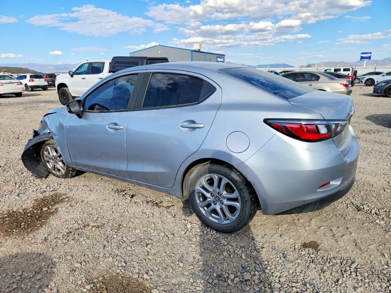 2017 Toyota Yaris Ia Base - Image 2