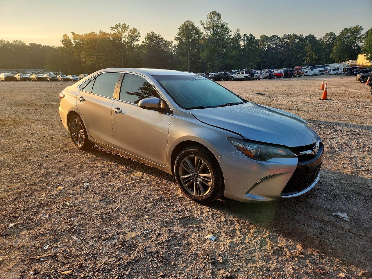 2017 Toyota Camry Se - Image 4