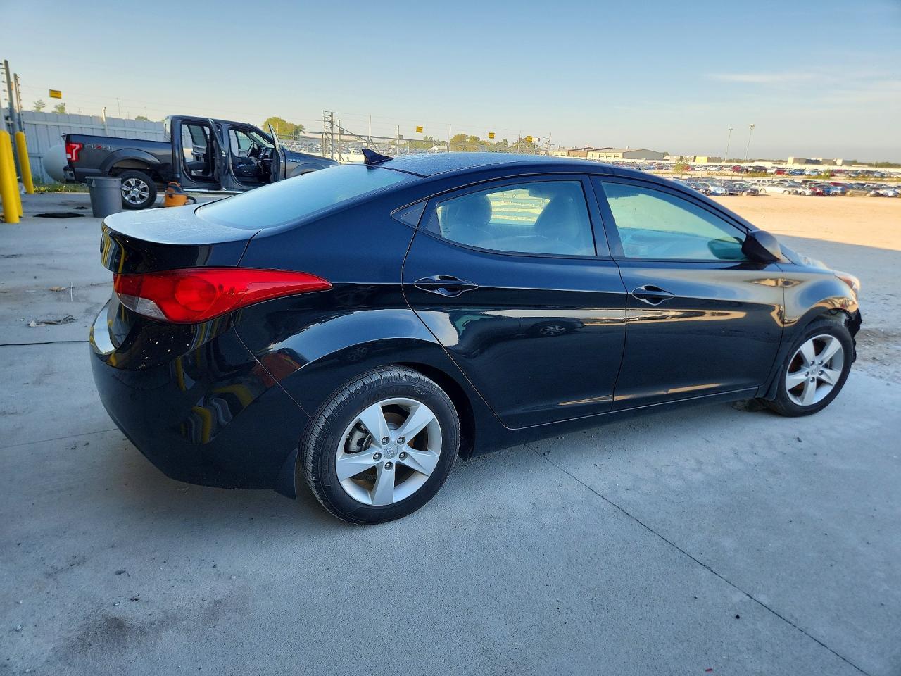 2013 Hyundai Elantra Gls - Image 3