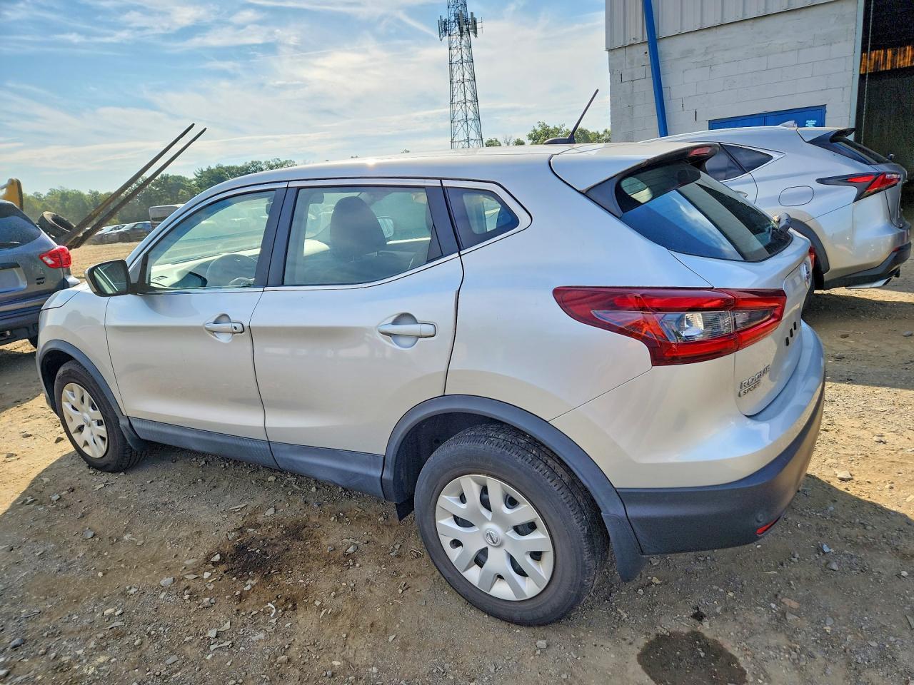 2020 Nissan Rogue Sport S - Image 2