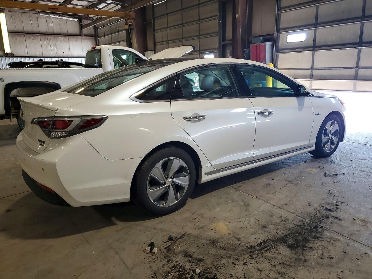 2016 Hyundai Sonata Hybrid Limited - Image 3
