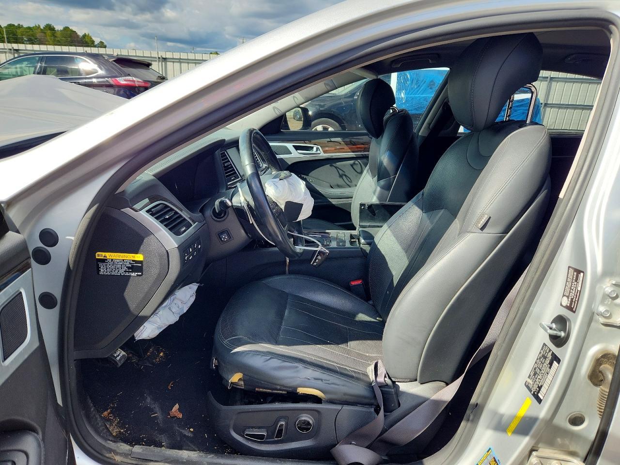 2015 Hyundai Genesis 3.8L - Image 7
