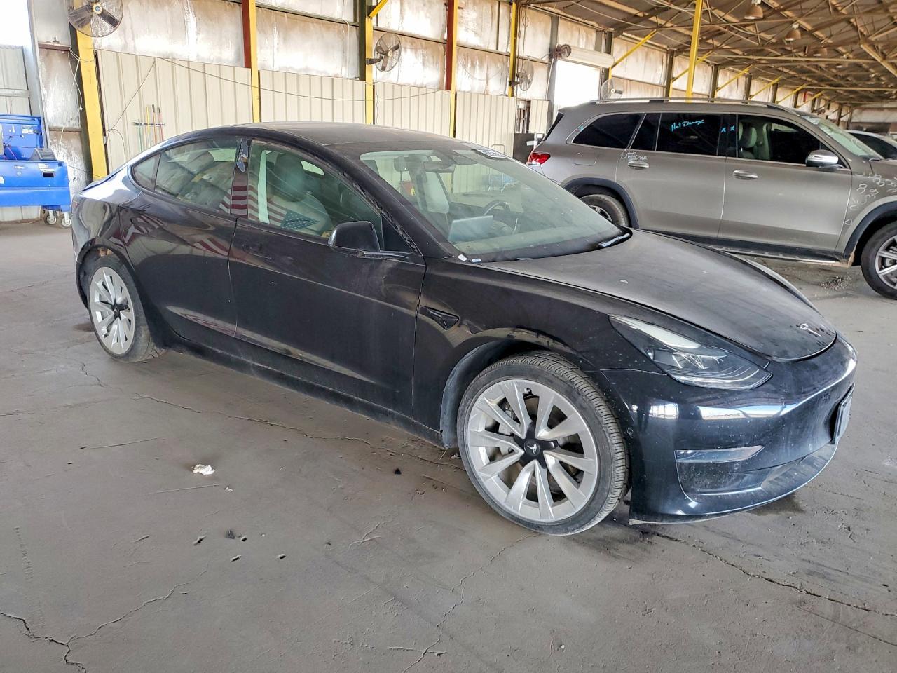 2022 Tesla Model 3 - Image 4