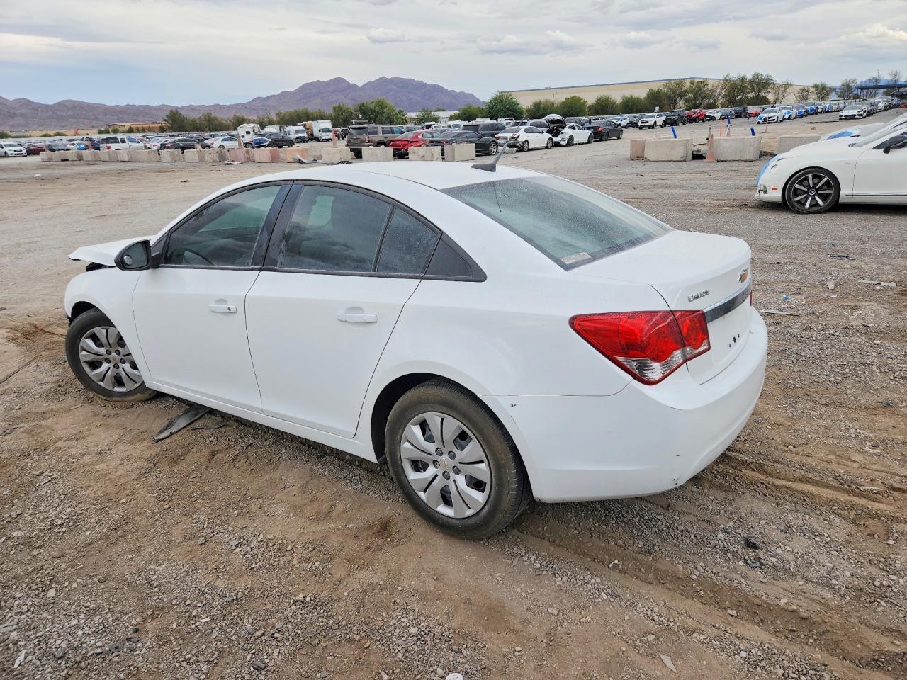 2013 Chevrolet Cruze Ls - Фото 2