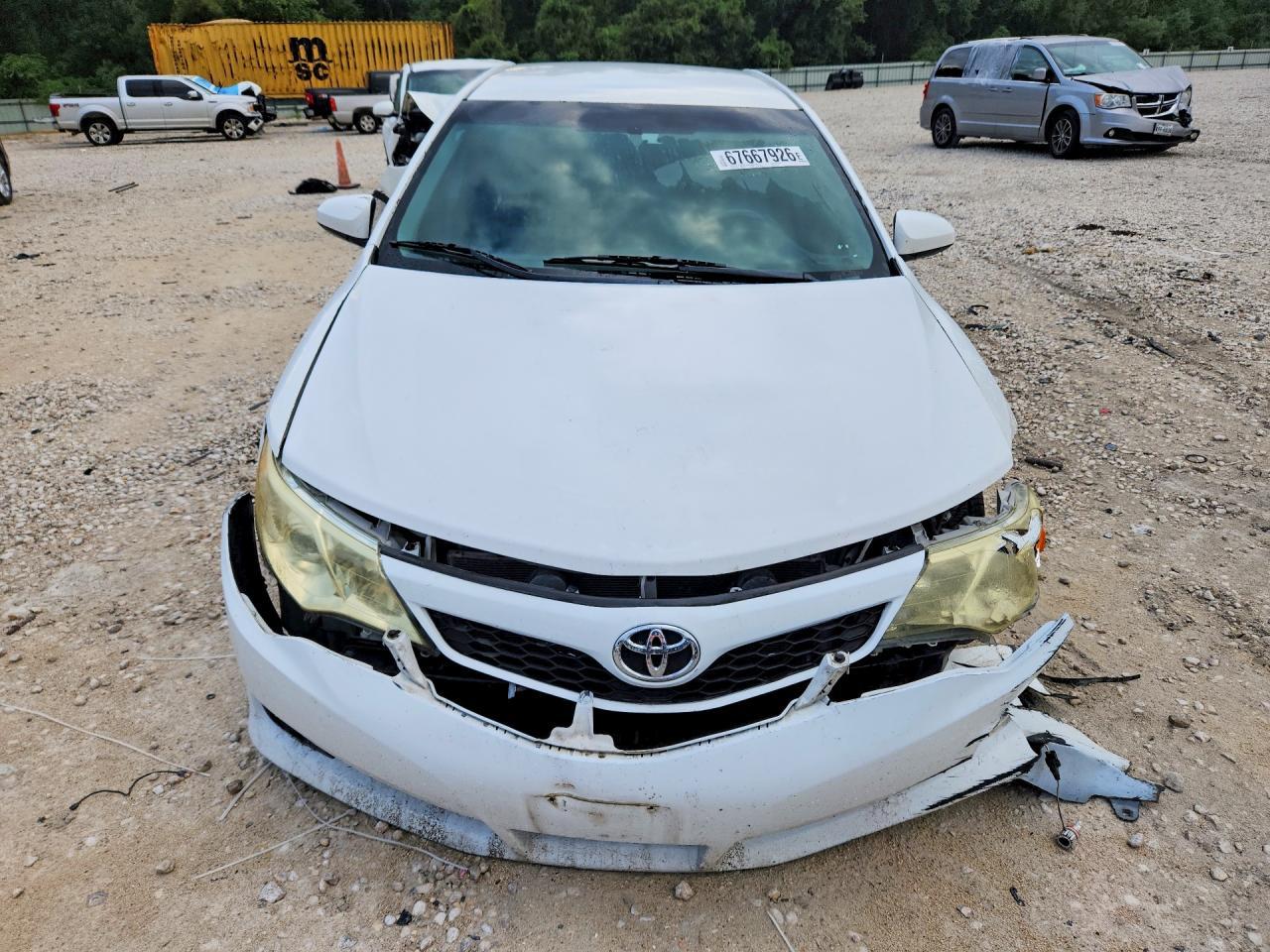 2014 Toyota Camry Se - Image 5