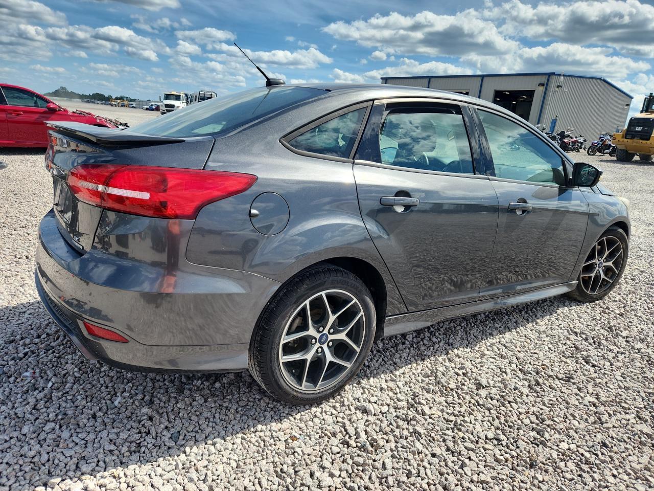 2016 Ford Focus Se - Фото 3