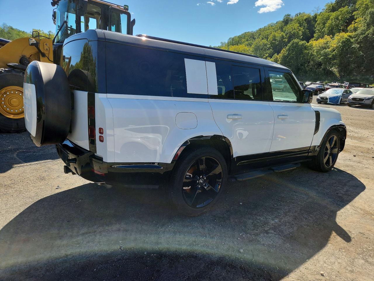 2025 Land Rover Defender 130 X-Dynamic Se - Фото 3
