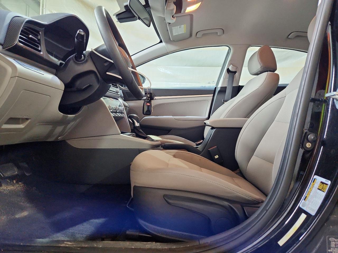 2020 Hyundai Elantra Se - Image 7