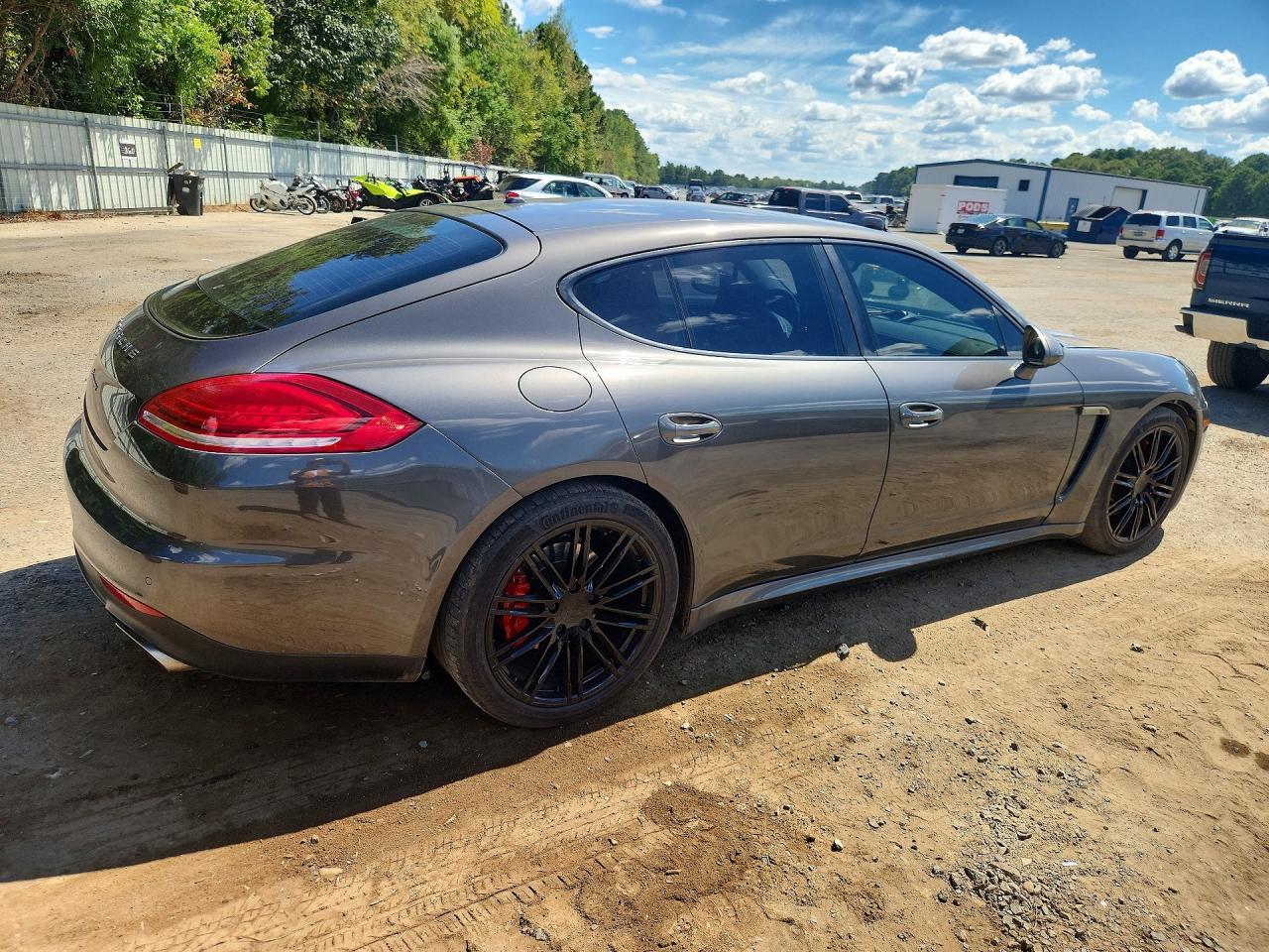 2015 Porsche Panamera 2 - Image 3