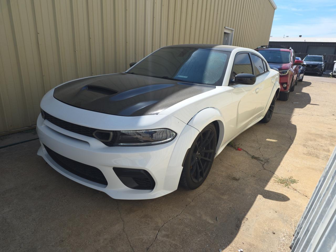2018 Dodge Charger R - Image 2