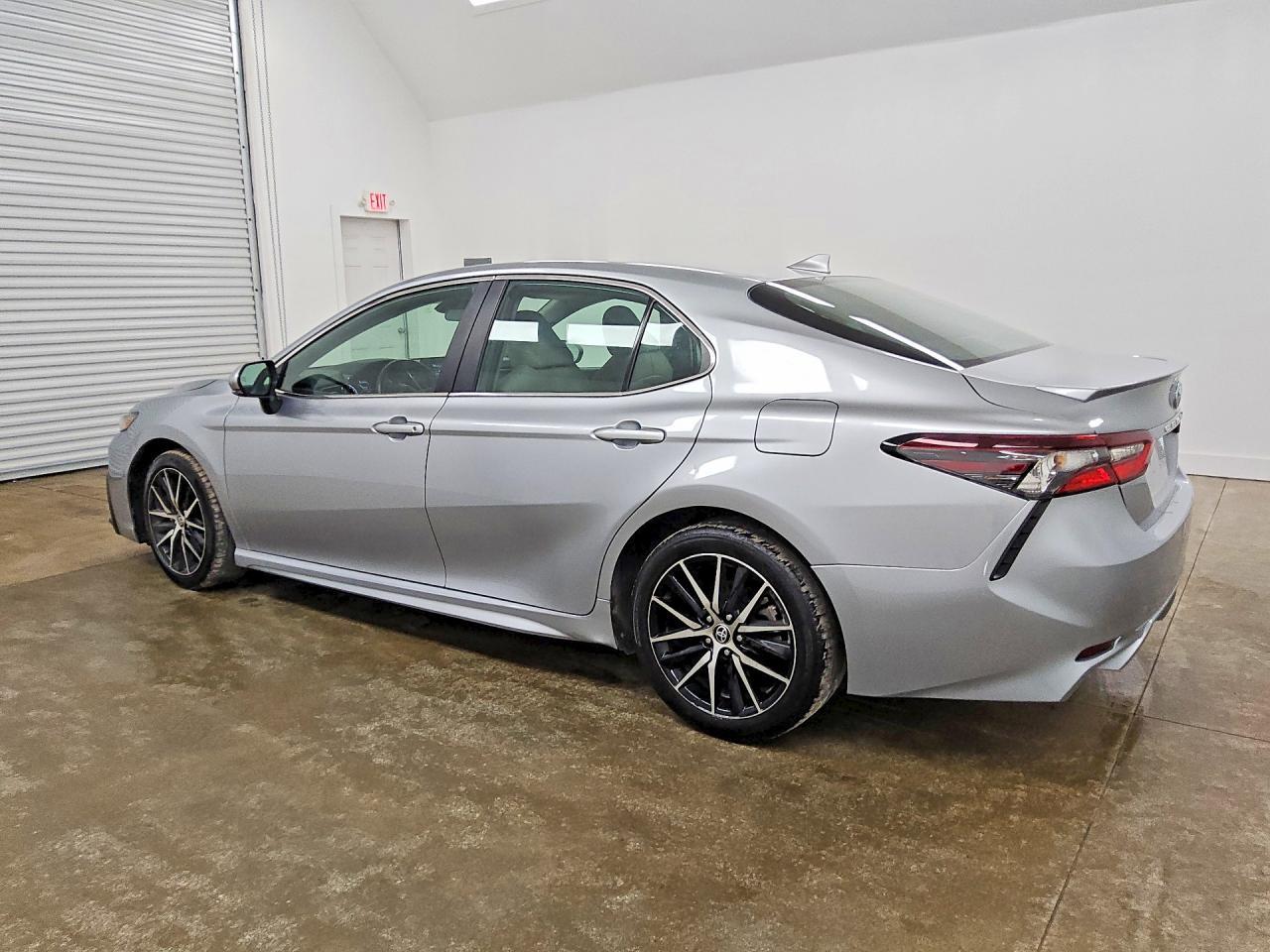 2024 Toyota Camry Se - Фото 2