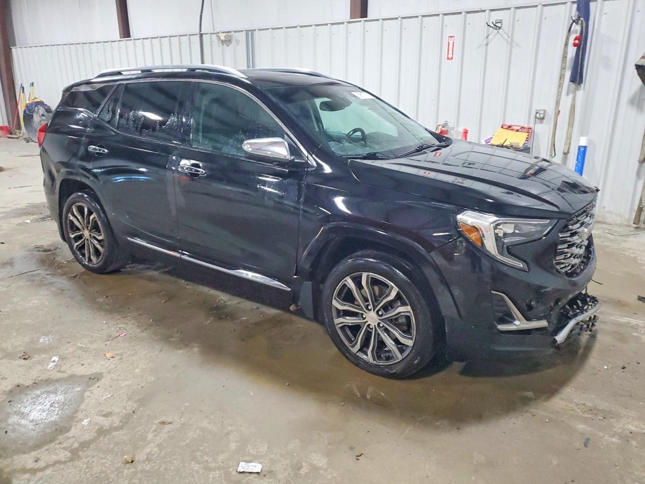 2019 GMC Terrain Denali - Image 4