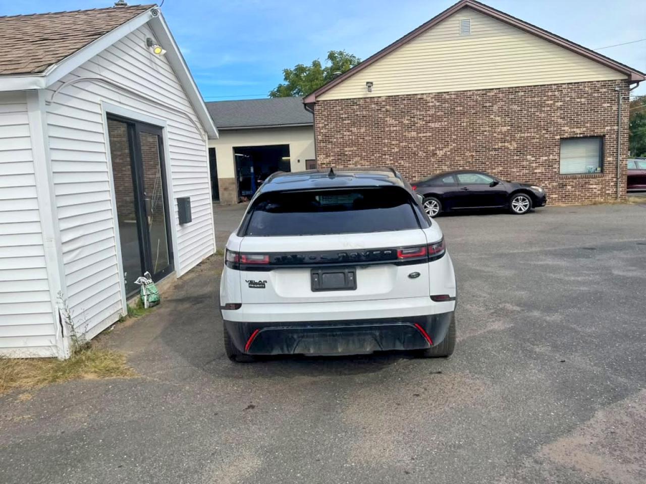 2023 Land Rover Range Rover Velar R-Dynamic S - Image 5