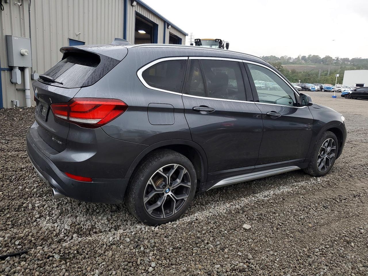 2021 BMW X1 xDrive28I - Image 3