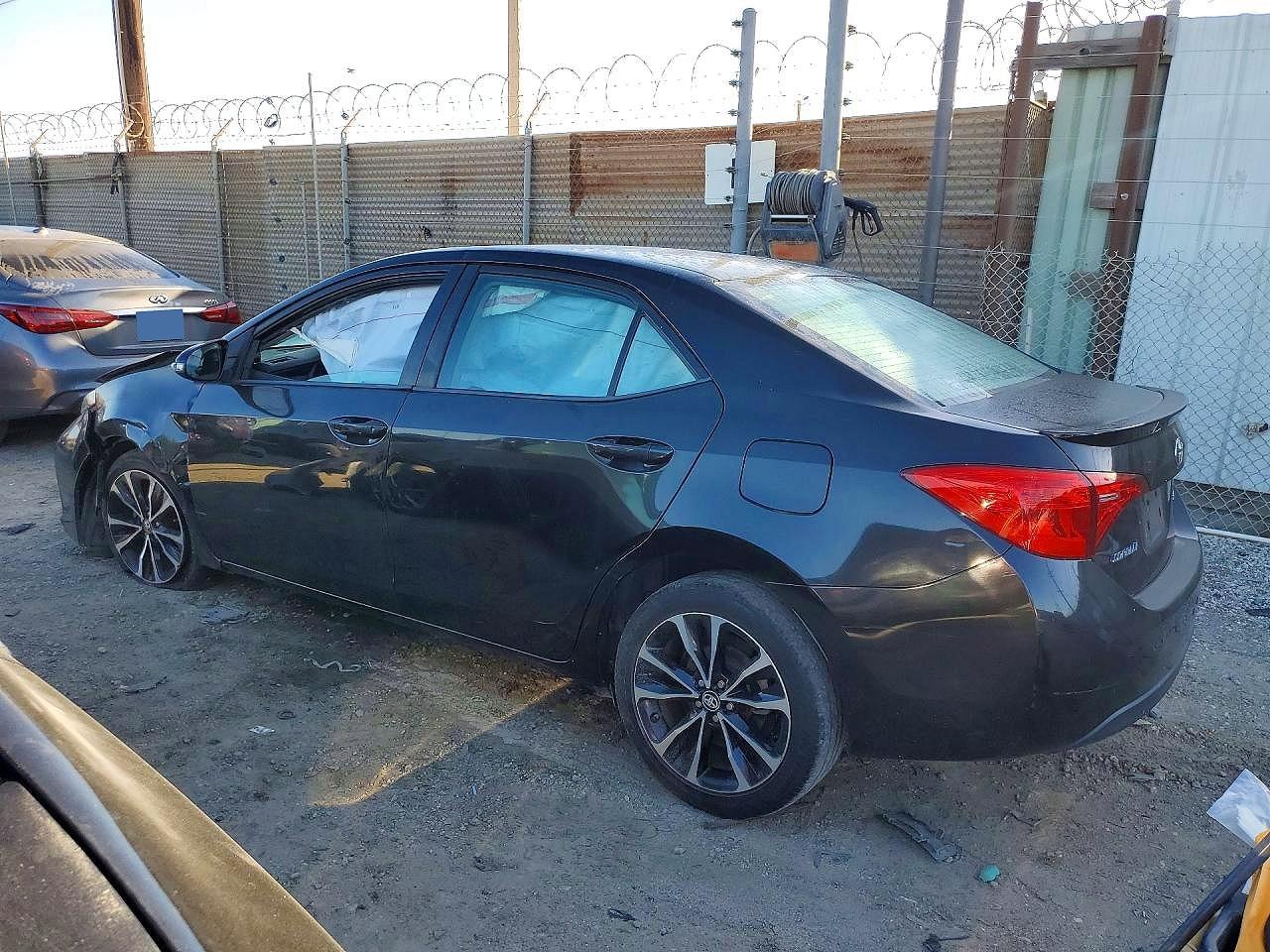 2018 Toyota Corolla Se - Фото 2