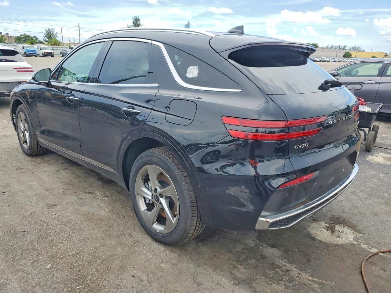 2026 Genesis Gv70 2.5T Standard - Image 2