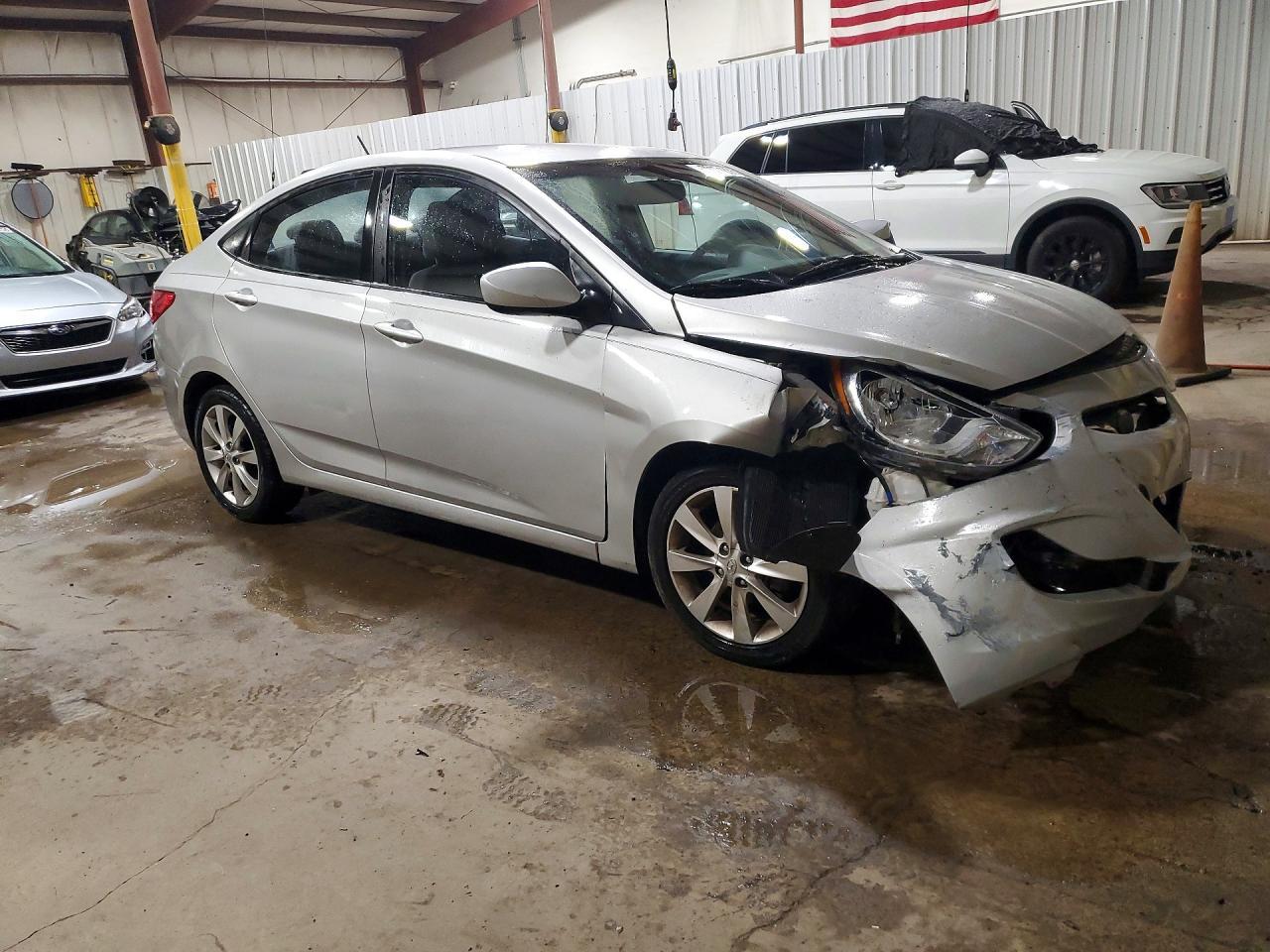 2013 Hyundai Accent Gls - Фото 4