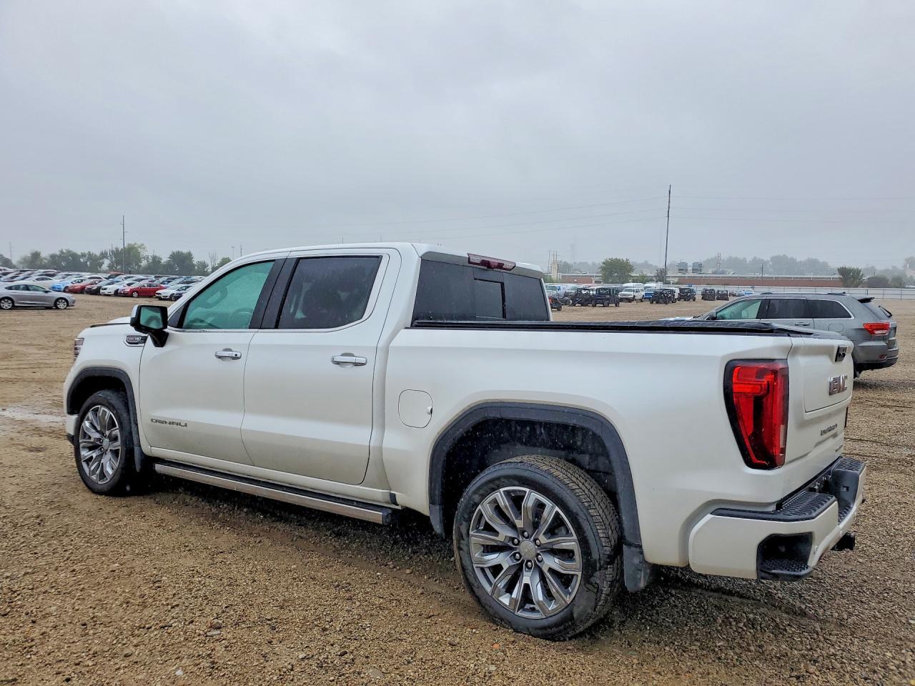 2024 GMC Sierra Denali - Image 2