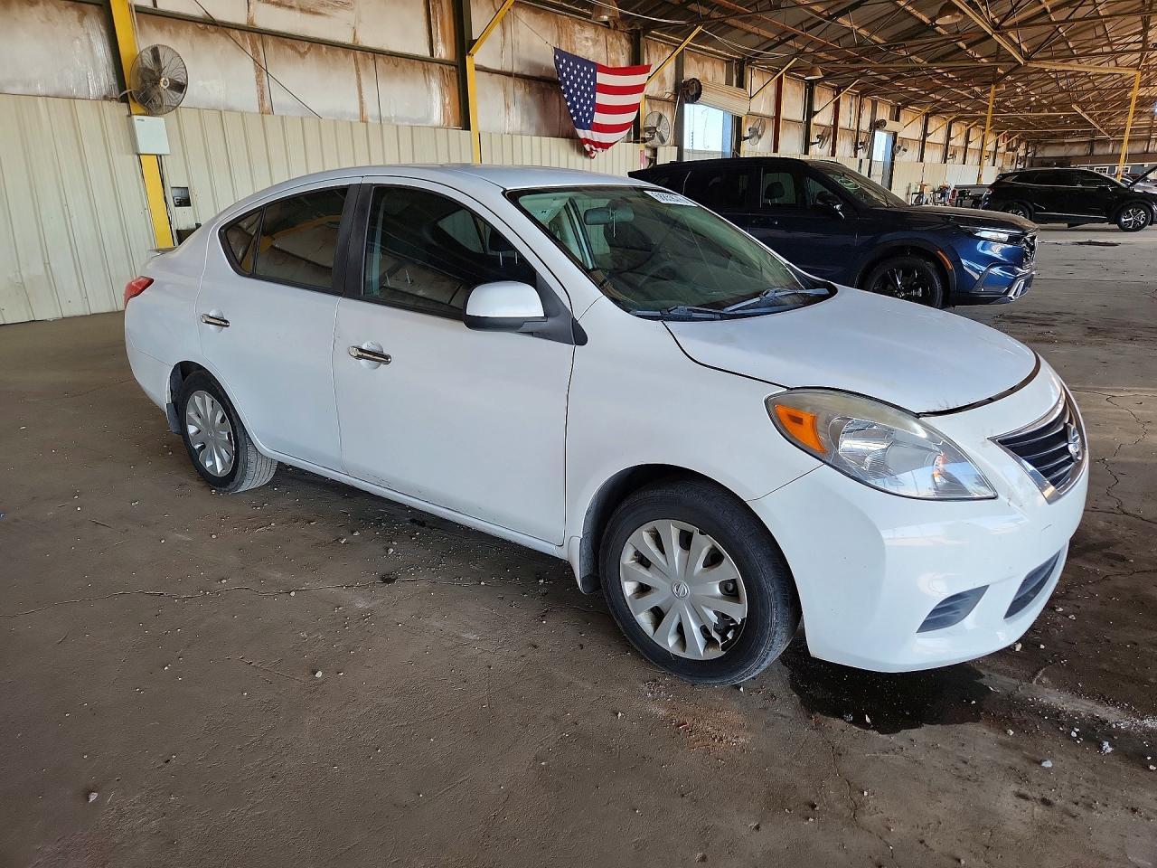 2014 Nissan Versa 1.6 S - Фото 4