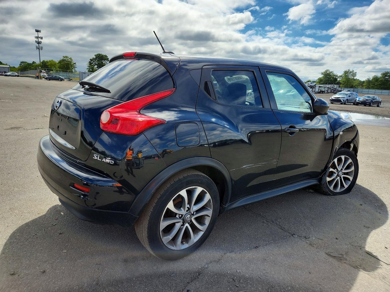 2011 Nissan Juke S - Image 3