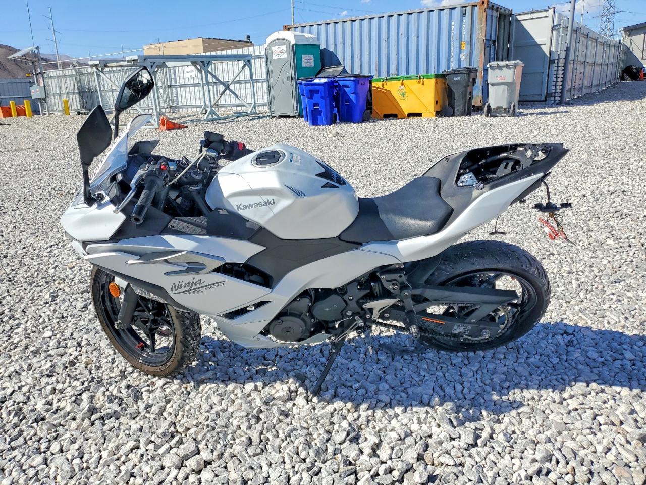 2025 Kawasaki Ex500 H - Фото 3