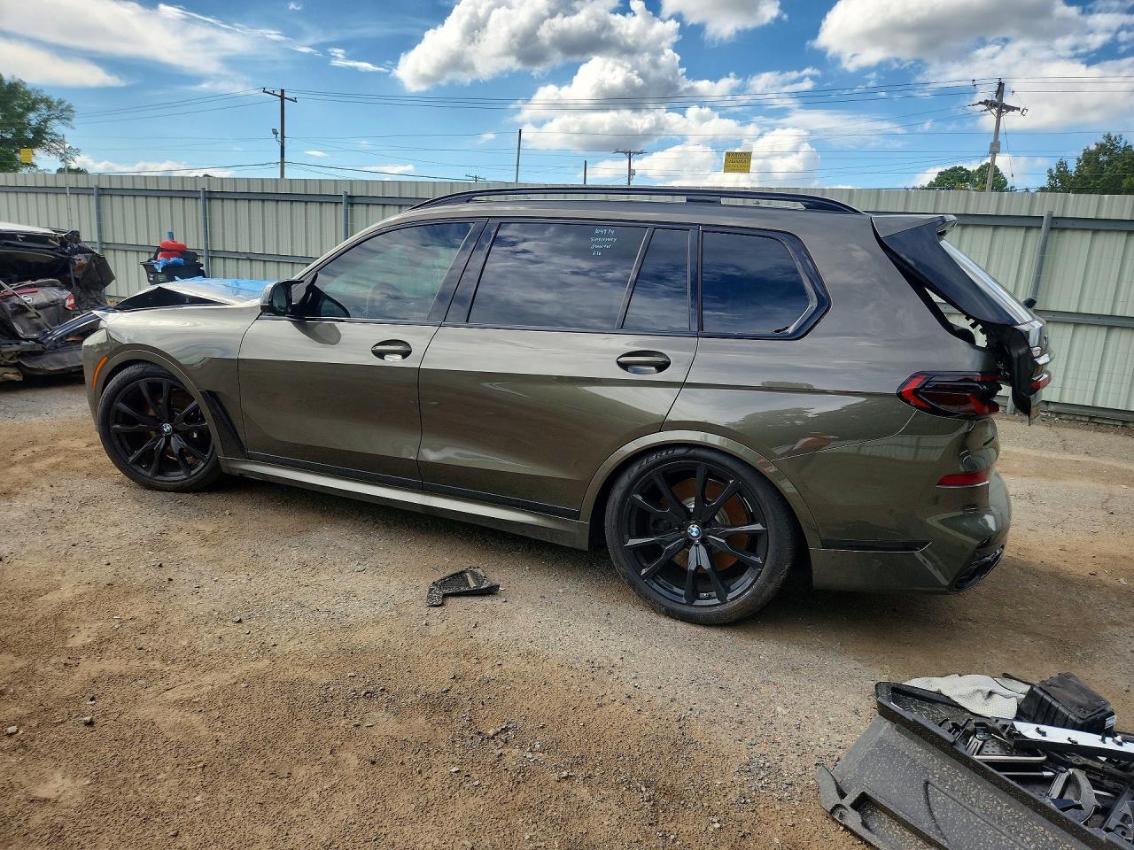 2027 BMW X7 M60I - Фото 2