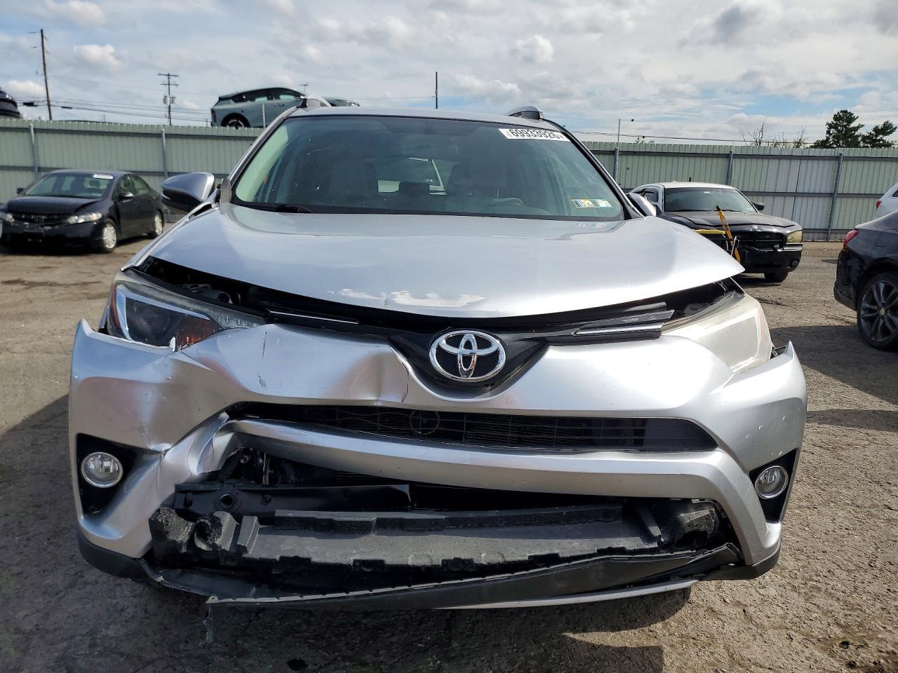 2016 Toyota Rav4 - Image 5