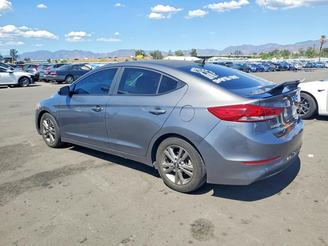 2018 Hyundai Elantra Sel - Фото 2