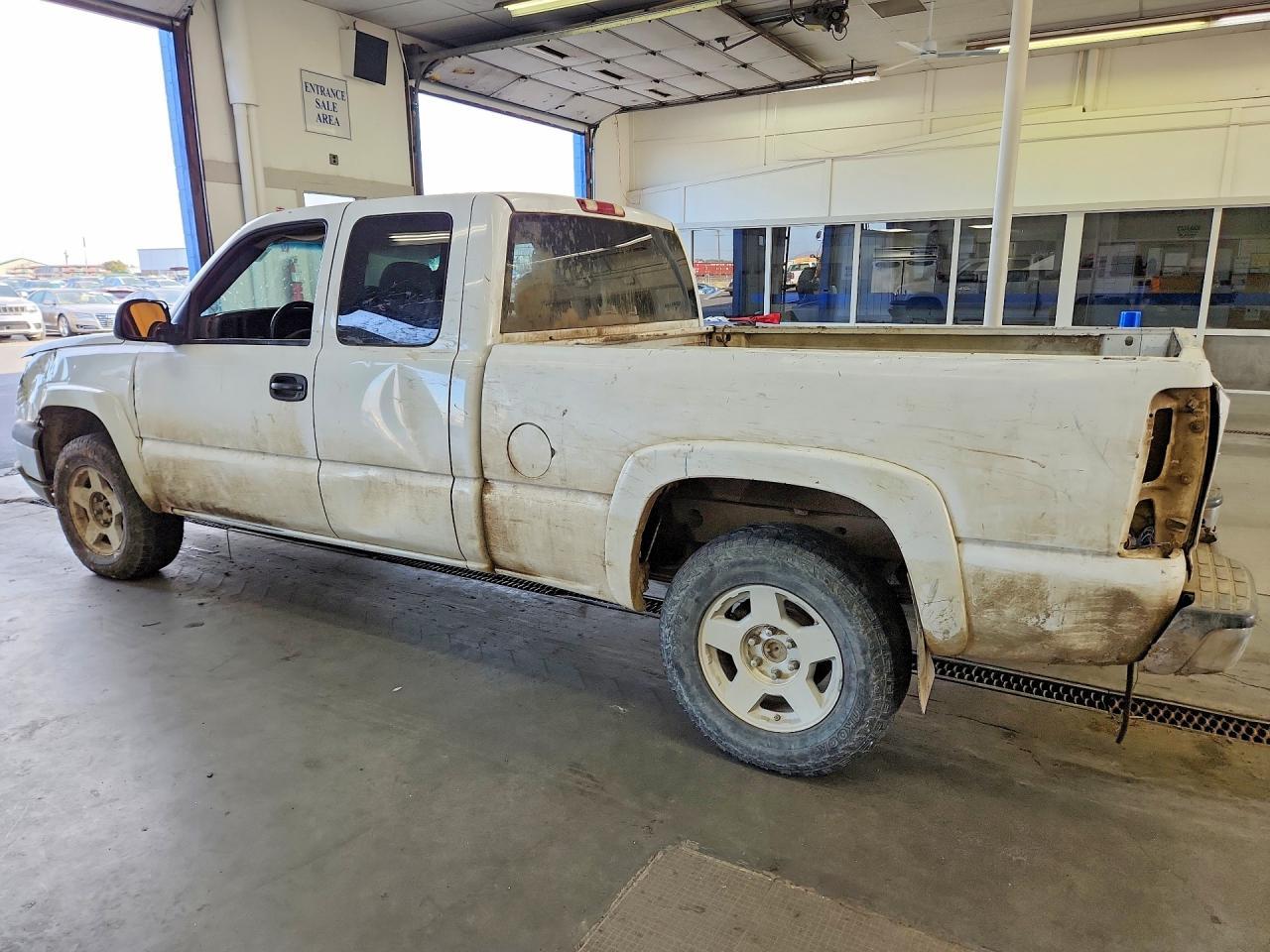 2004 Chevrolet Silverado K1500 - Фото 2