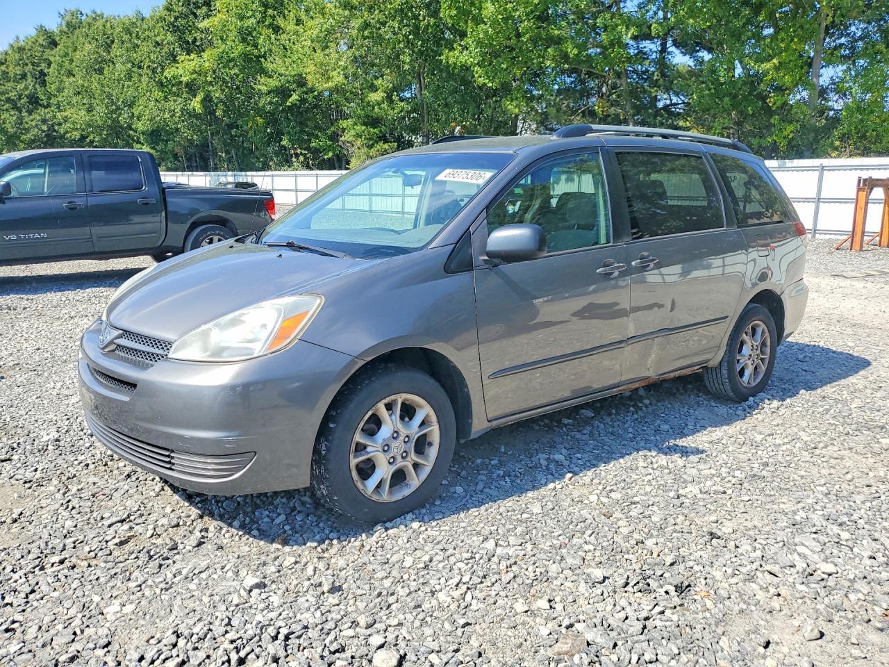 2005 Toyota Sienna Le
